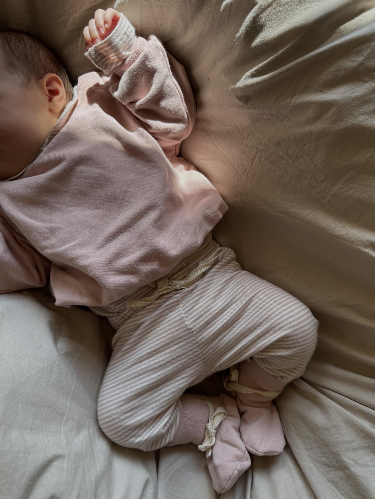 BABY DROPPED SHOULDER SWEATER - FADED PINK