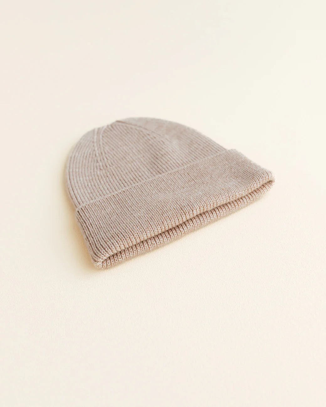 FONZIE NEWBORN BEANIE - SAND